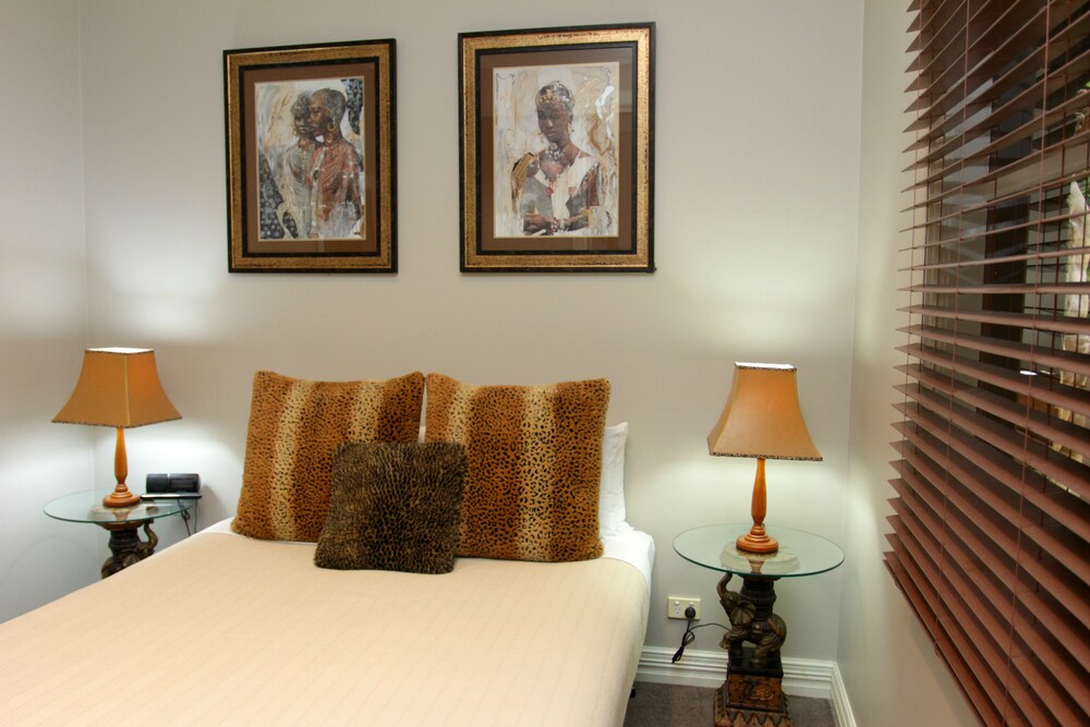 CocknBull Boutique Hotel