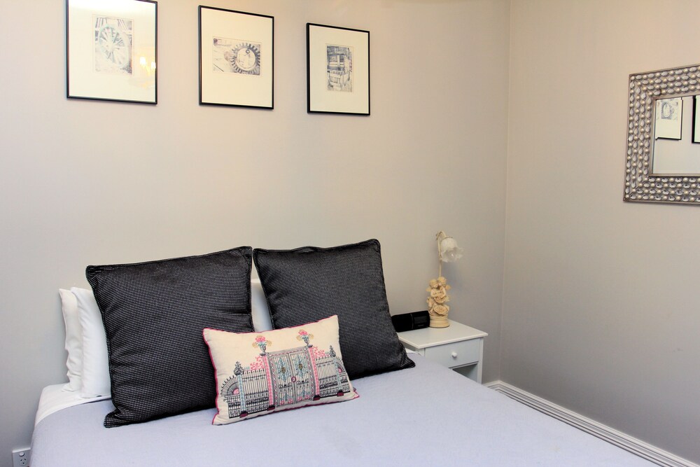 CocknBull Boutique Hotel
