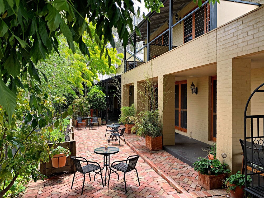 CocknBull Boutique Hotel