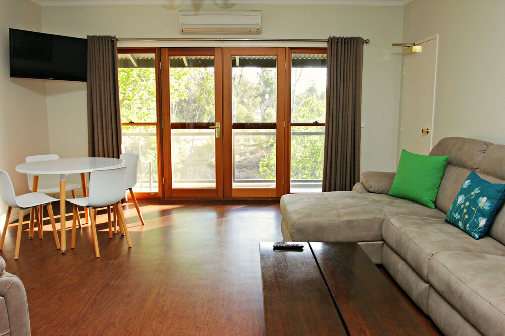 CocknBull Boutique Hotel