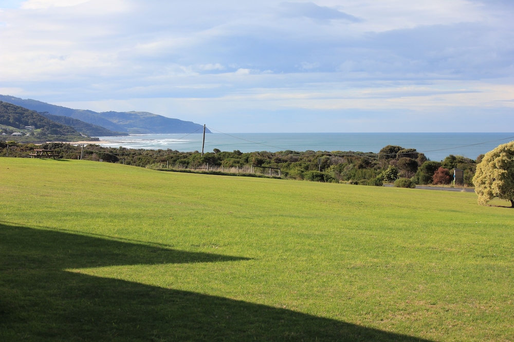 Skenes Creek Lodge Motel and Restaurant