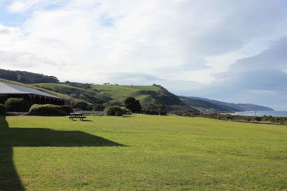Skenes Creek Lodge Motel and Restaurant
