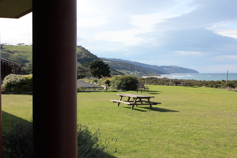 Skenes Creek Lodge Motel and Restaurant