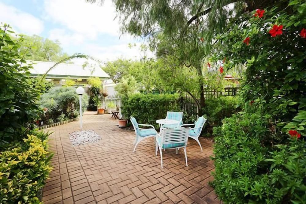 Jacaranda Guest House