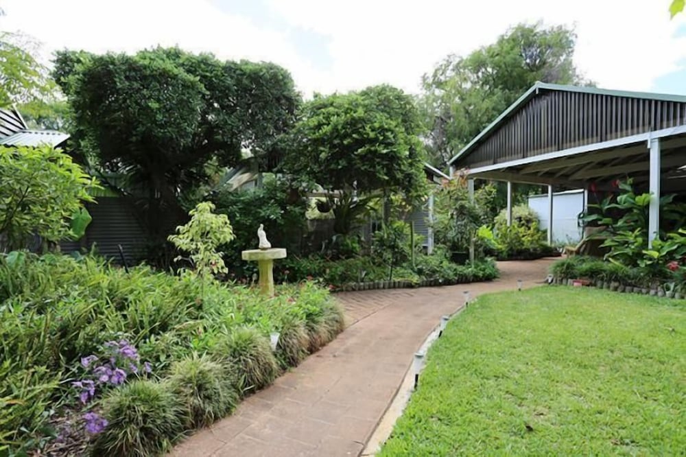 Jacaranda Guest House