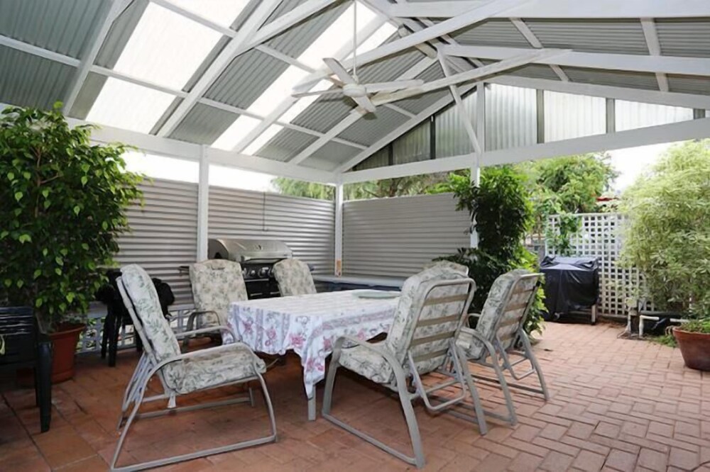 Jacaranda Guest House