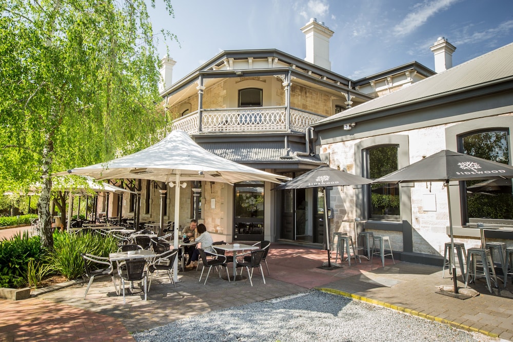 Front of property, 5 Rooms At The Stirling Hotel