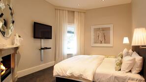Minibar, in-room safe, iron/ironing board, free WiFi