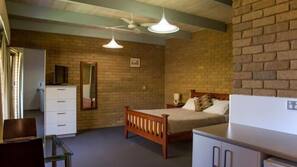 1 bedroom, in-room safe, iron/ironing board, WiFi