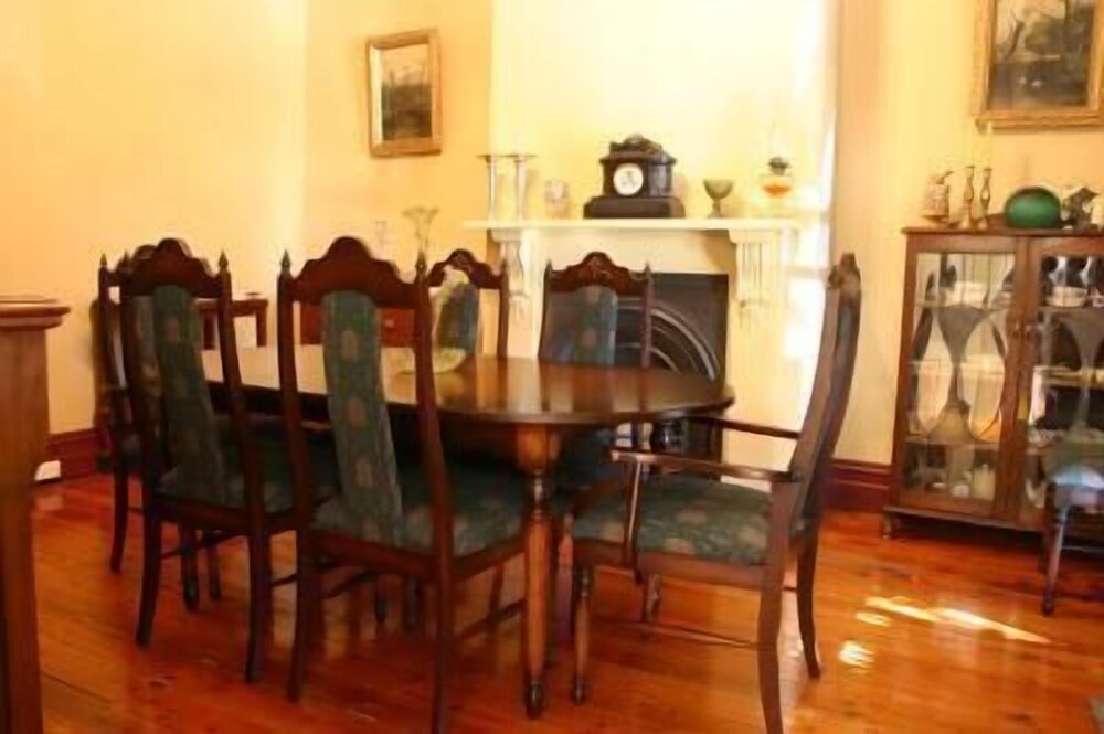 Tara House Bed and Breakfast