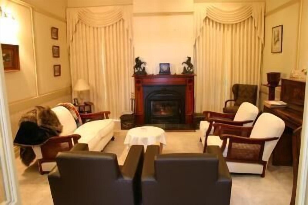 Tara House Bed and Breakfast