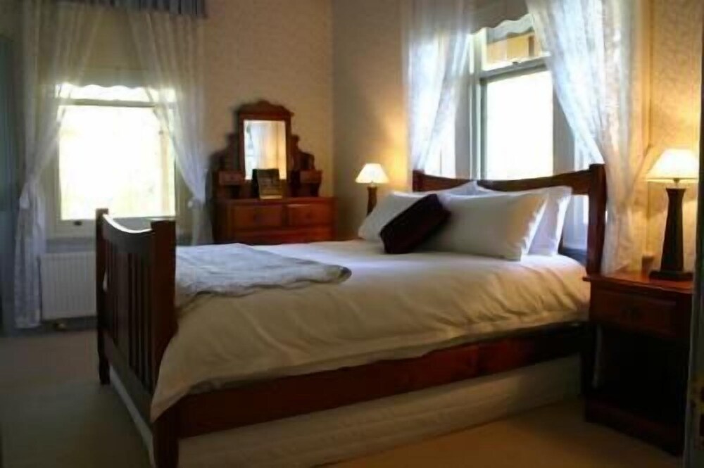 Tara House Bed and Breakfast