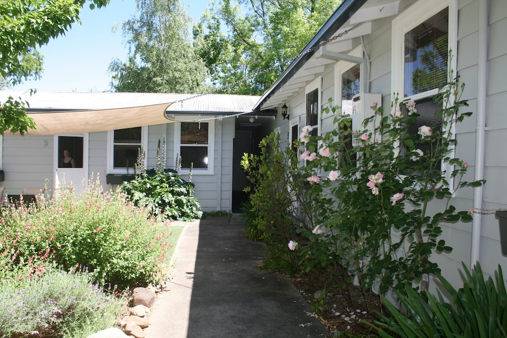 Elm Lodge