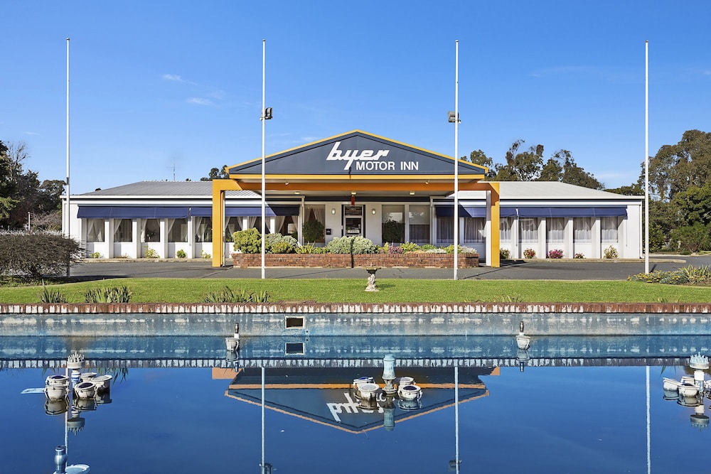 Byer Fountain Motor Inn, Holbrook