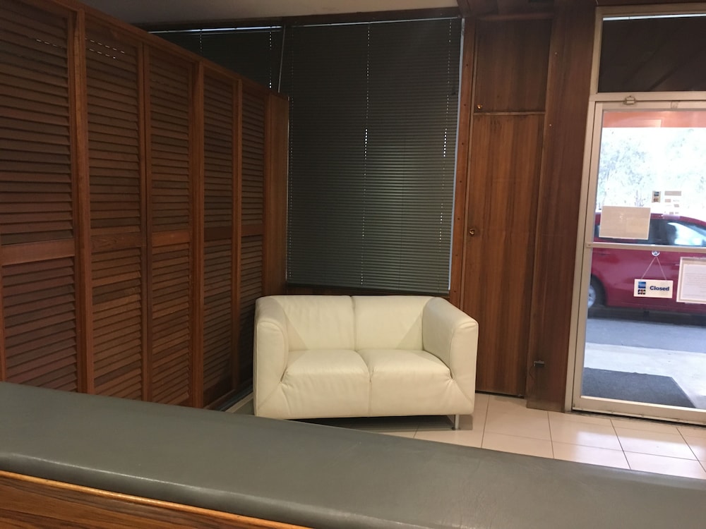 Byer Fountain Motor Inn, Holbrook