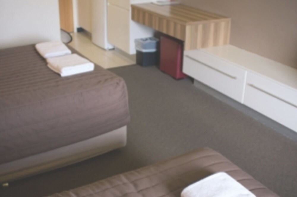 Red Cedars Motel