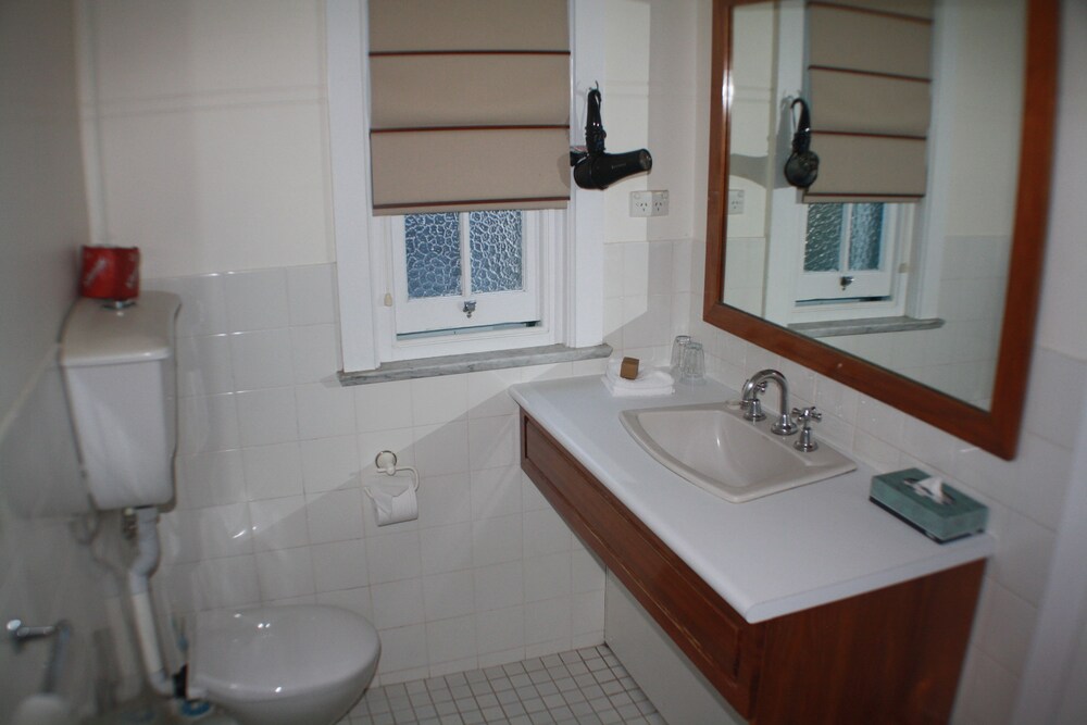 Bathroom, The Dormie House - On The Golf Course