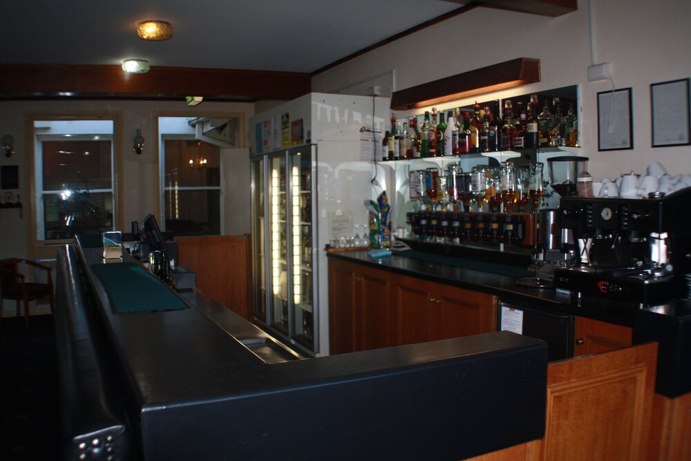 Bar (on property), The Dormie House - On The Golf Course