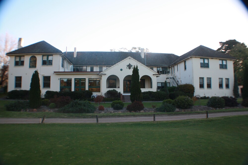 The Dormie House - On The Golf Course