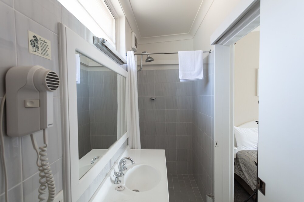 Engadine Motor Inn
