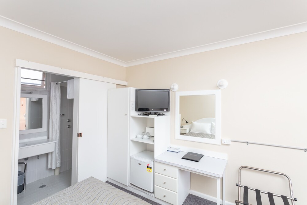 Engadine Motor Inn