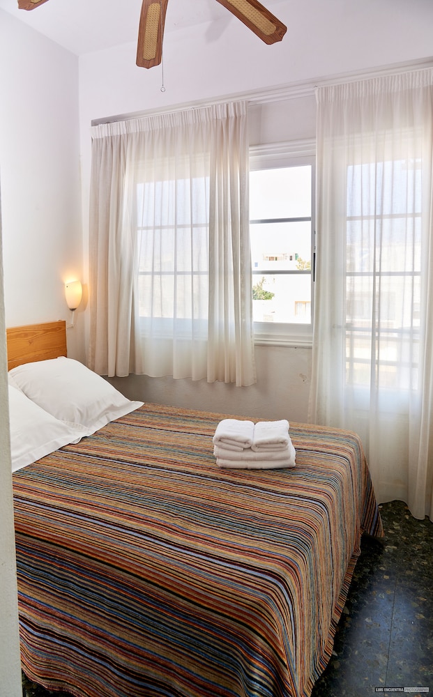 Hostal Illes Pitiüses