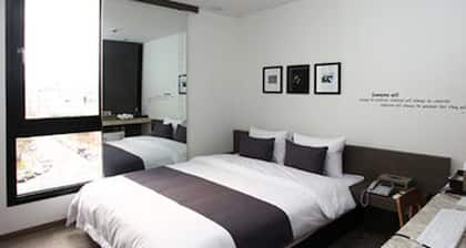 S& Hotel