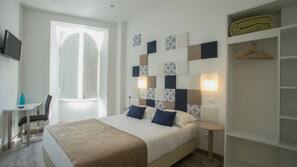 Premium bedding, desk, iron/ironing board, free cots/infant beds