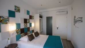 Premium bedding, desk, iron/ironing board, free cots/infant beds