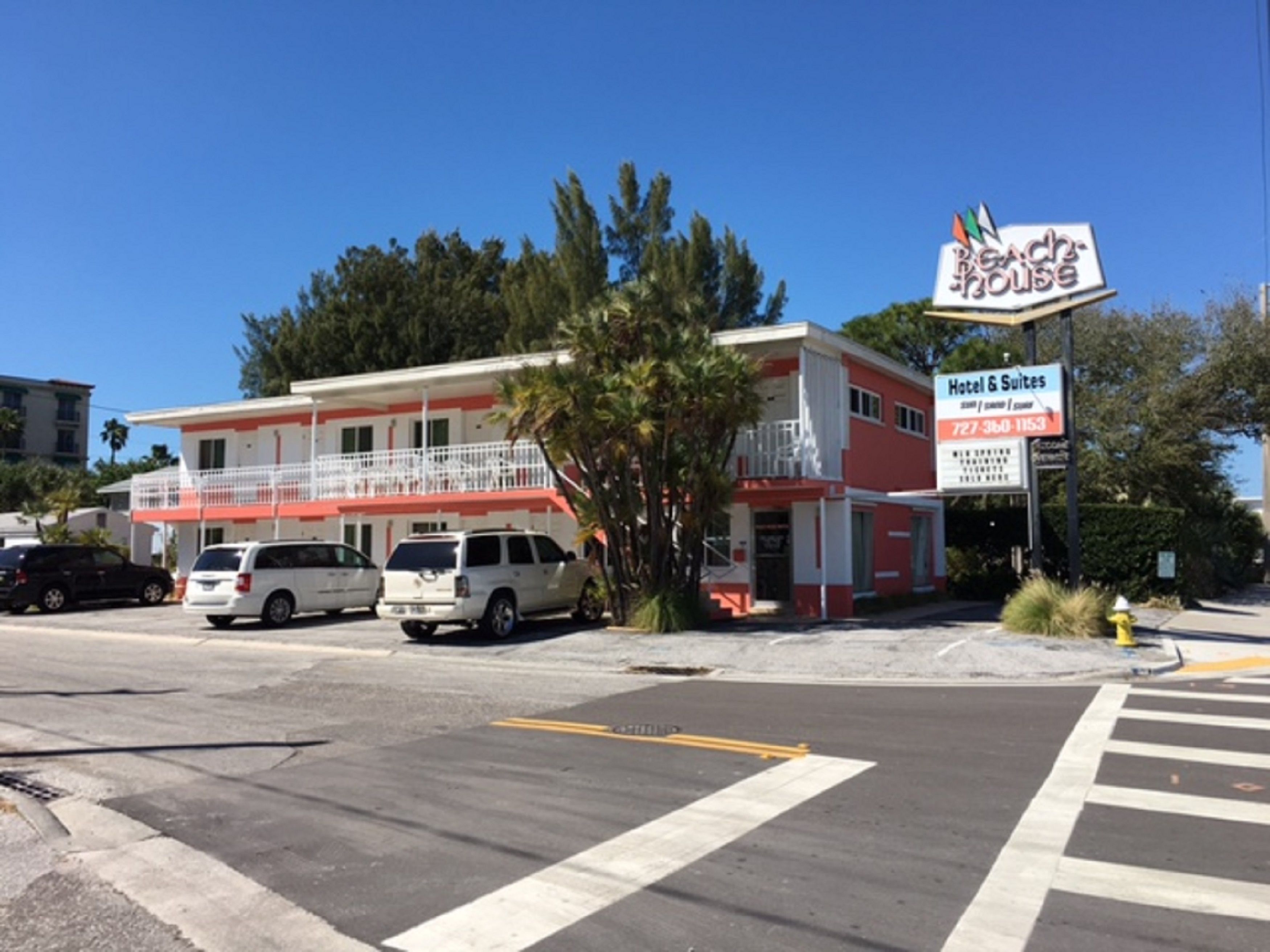 Beach House Hotel In Treasure Island