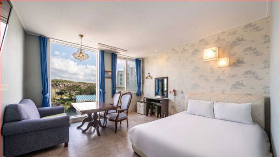 Hotel White House
