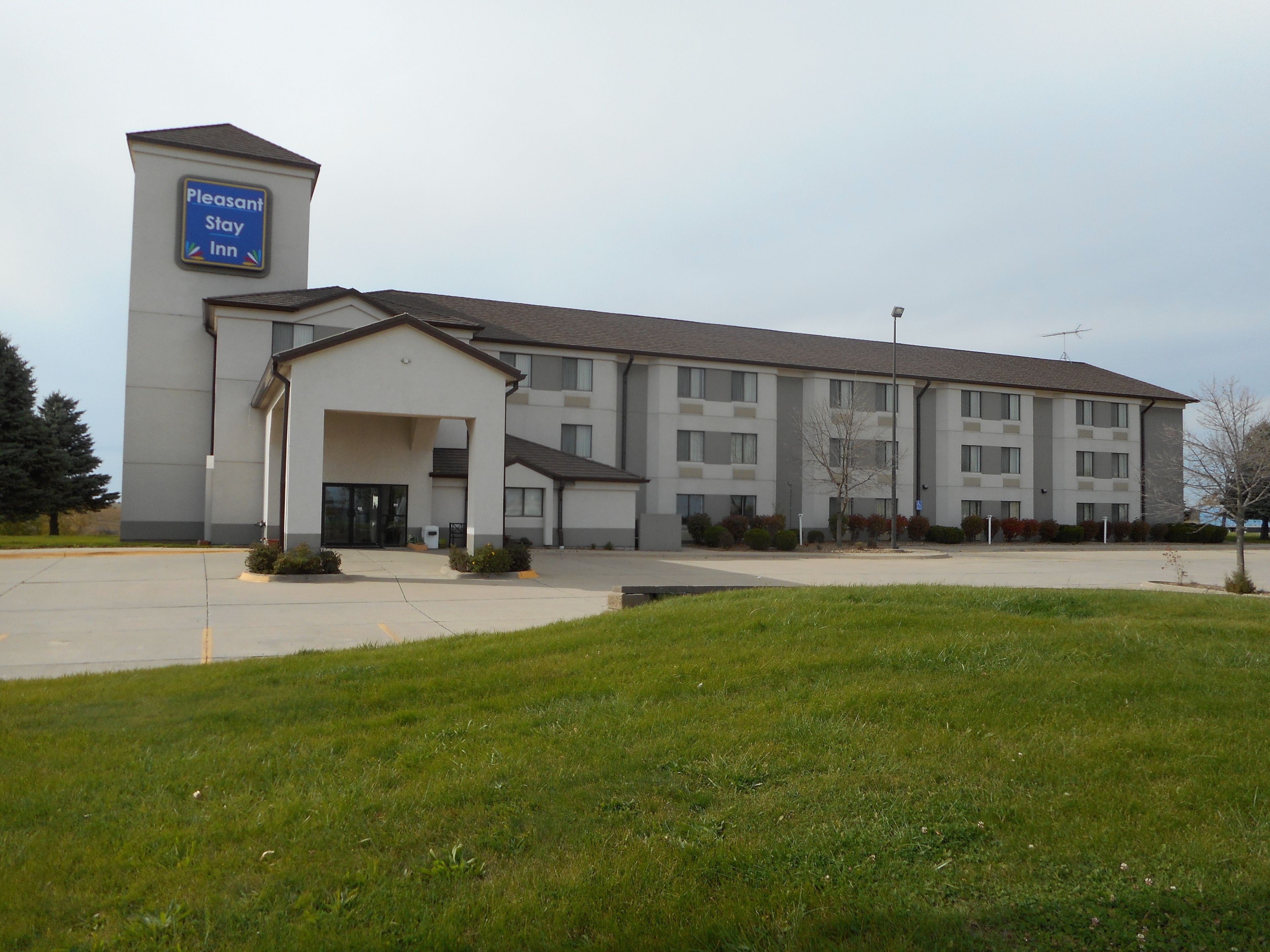 Pleasant Stay Inn & Suites in Carnforth, United States