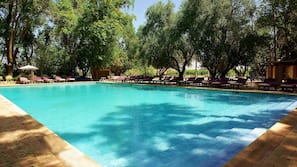 Innenpool, Außenpool