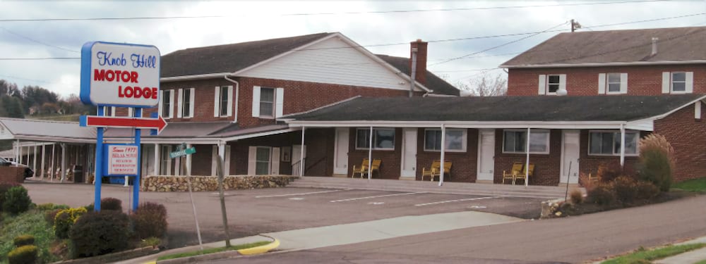 Knob Hill Motor Lodge in Hillsville, United States