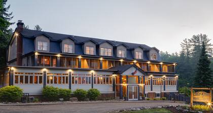 Friends Lake Inn