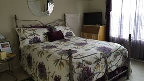 1 bedroom, individually decorated, individually furnished, free WiFi