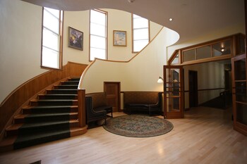 Mammoth Hot Springs Cabins Inside The Park Reviews Photos