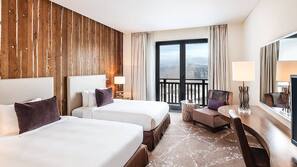 Hypo-allergenic bedding, minibar, in-room safe, desk