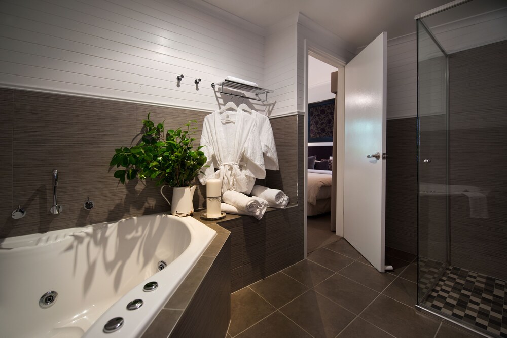 Spa Villas on Main