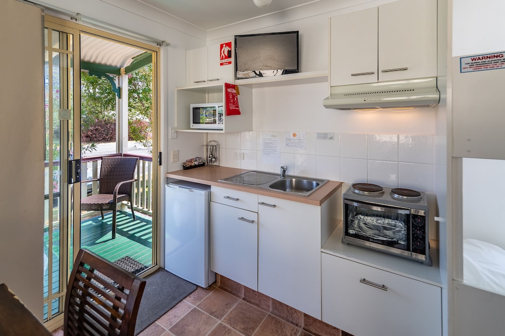 Private kitchen, Ingenia Holidays Kingscliff