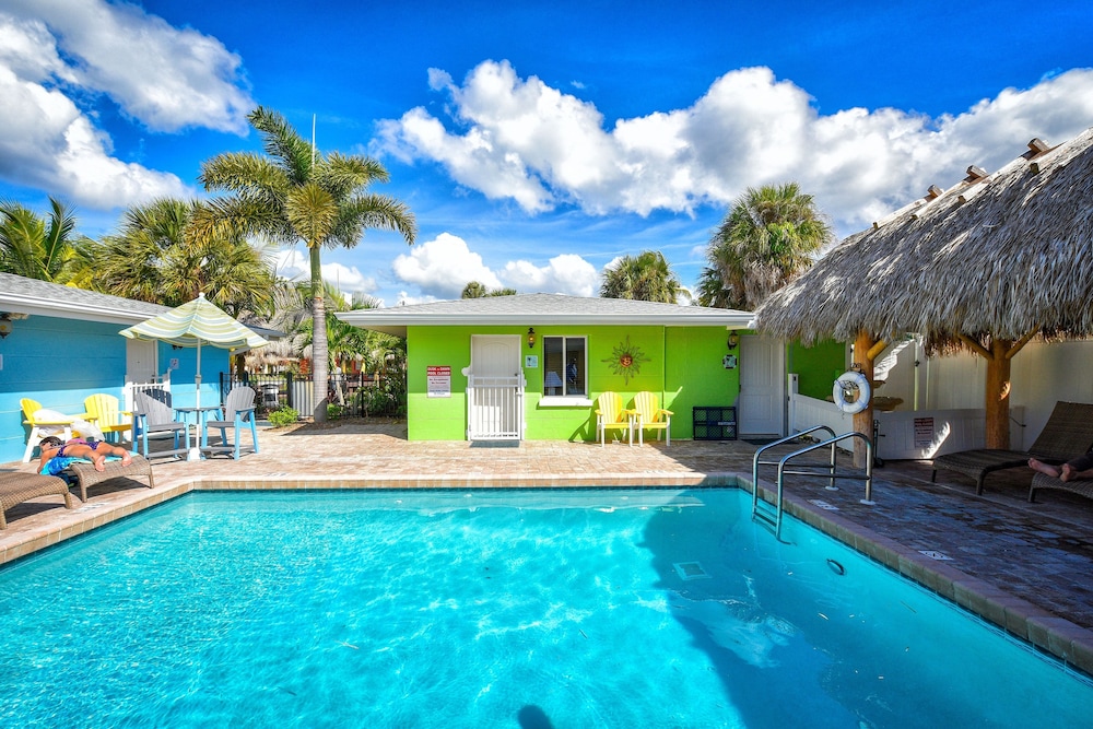 Pool, Siesta Key Beachside Villas