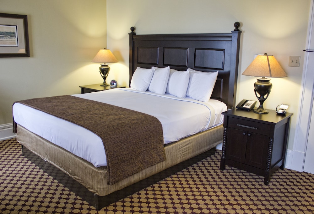 Lake Yellowstone Hotel & Cabins Inside the Park in Yellowstone National Park Best Rates Lake Yellowstone Hotel & Cabins Inside the Park in Yellowstone National Park Best Rates