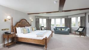 Premium bedding, in-room safe, desk, iron/ironing board