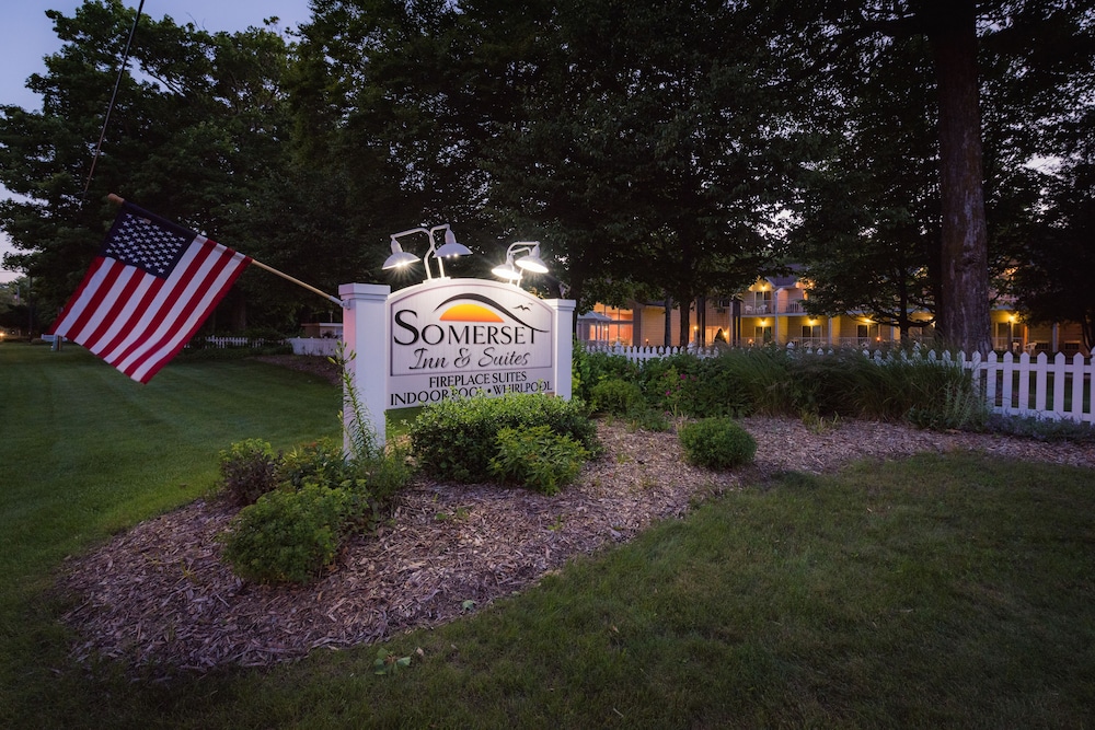 Somerset Inn & Suites in Ephraim | Best Rates & Deals on Orbitz
