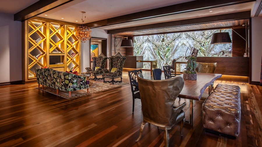Grand Bohemian Hotel Mountain Brook, Autograph Collection