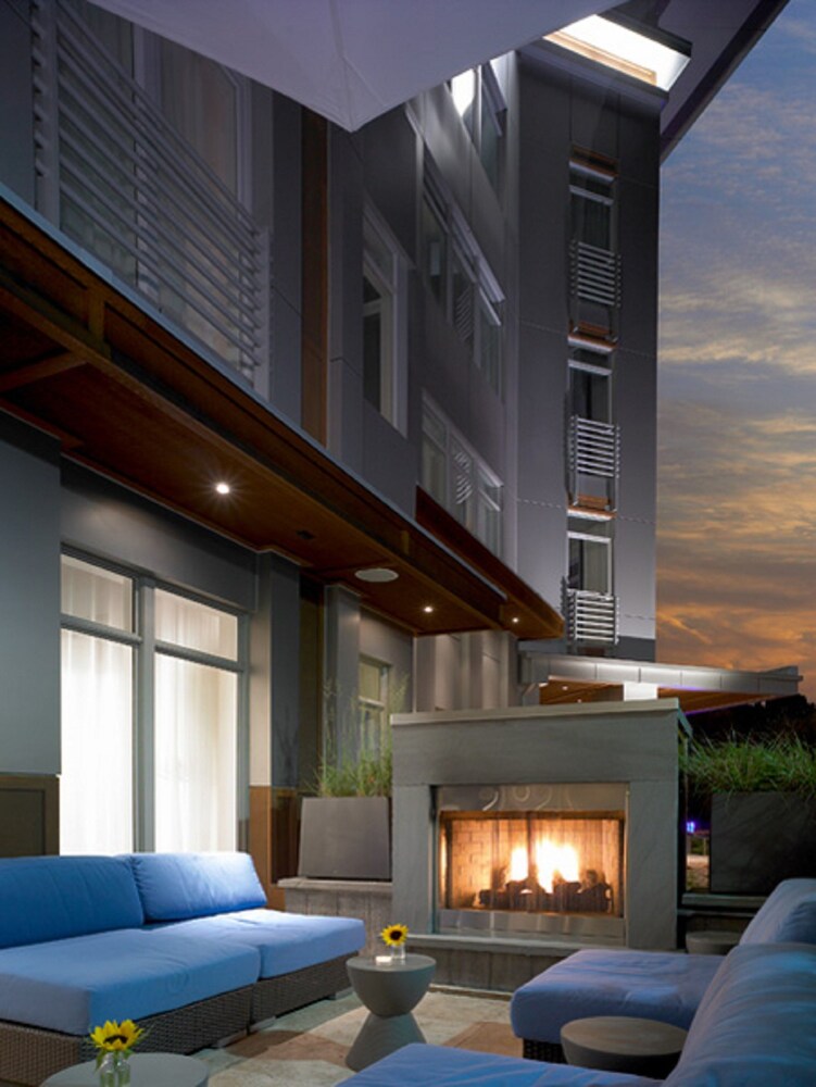 Bungalow Hotel in Long Branch | Best Rates & Deals on Orbitz