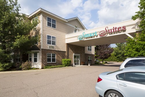 Check Expedia for Availability of Smart Suites