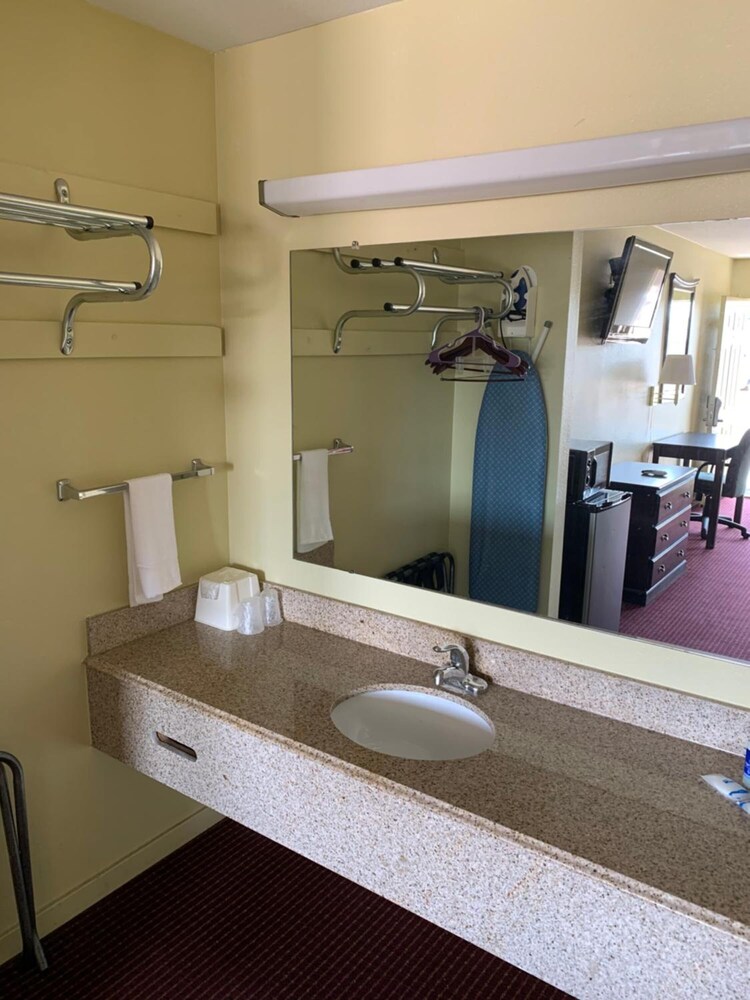 Western Motel Prentiss in Prentiss Best Rates & Deals on Orbitz