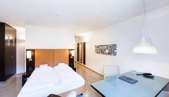 Burns Art Apartments In Dusseldorf Germany Expedia