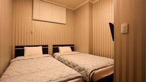 Premium bedding, desk, iron/ironing board, free WiFi